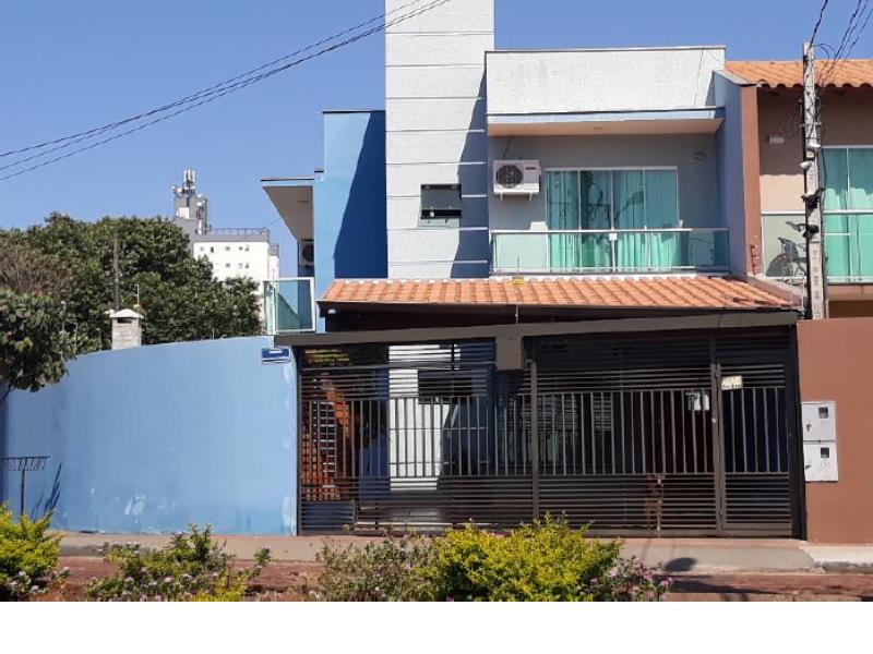 Residência geminada, localizada no Conjunto Habitacional Jerumenha, de 121,32 m², Londrina PR
