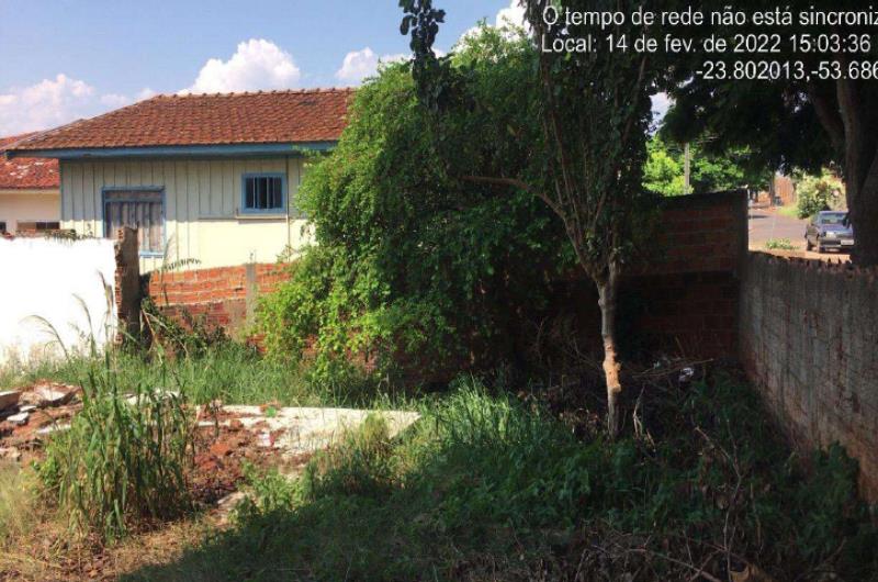 Terreno sem benfeitorias, com área de 300,00 m², localizado à Rua Bernardino de Campos, Pérola PR