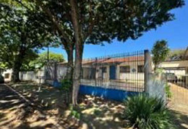 Casa com 52,26m2, situada à Rua Falcão, nº 38 - Nova Esperança, PR.
