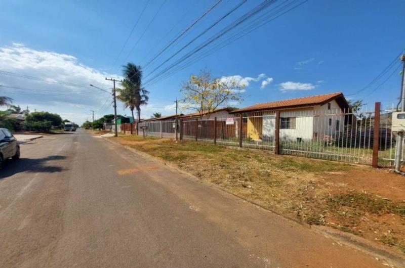 Casa residencial não averbada, de 51,20 m², situada no bairro Água Clara II, Sapezal MT